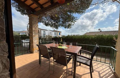 Casa con Gran Jardín Privado y Piscina Comunitaria en Torroella de Montgrí - ES-323-44 - Foto 15