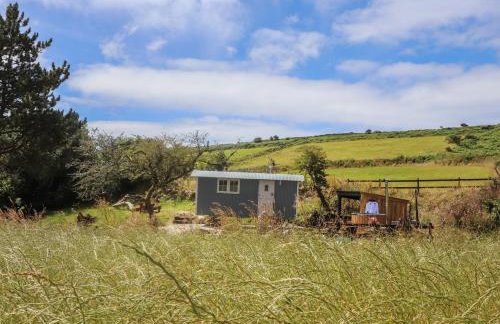 Bosulla Shepherds Hut - Photo 24