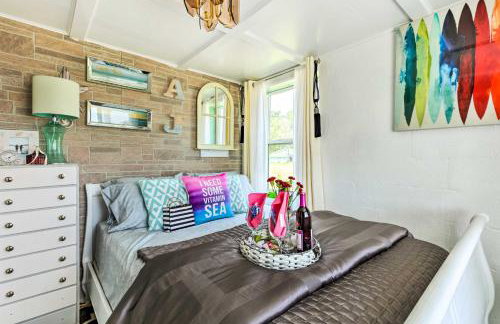 Oceanfront White Stone Cottage w/ Private Beach! - Photo 12