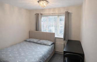 Modern 4-Bed House-Close Links to M5 & M6 - Foto 8