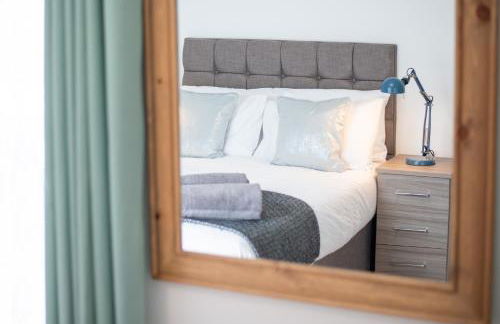 4-Bed Contractor Home - Garden - Near M4 & City - Foto 6