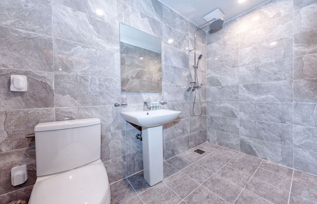 JnB Family Hotel - Photo 61