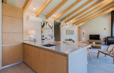 Stunning Beach House with Pool by LovelyStay - Foto 31