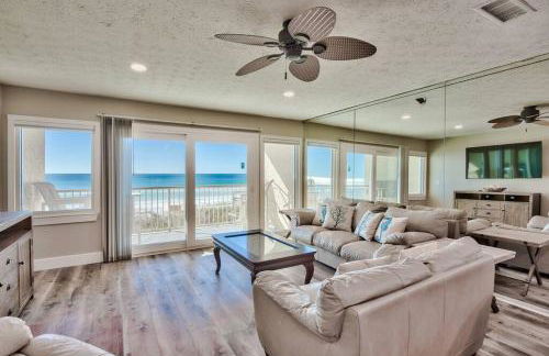 Seafarer, Gulf Front Condo, Right on the Beach - Photo 2