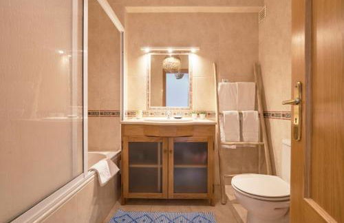 Lightful Refuge on the River Front, By TimeCooler - Foto 43