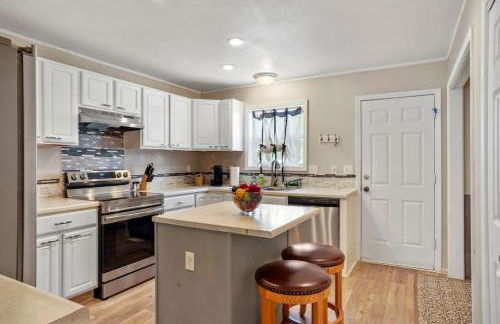 2 bed 2 and a half bath close to shopping restaurants and more - Foto 9