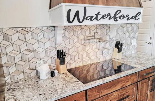 Magazine-Featured Mansion, Golf Green, Casino, etc - Foto 44