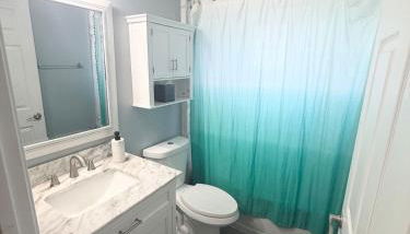 Ultimate Backyard Oasis, Heated Pool, Spa and Lake - Foto 2