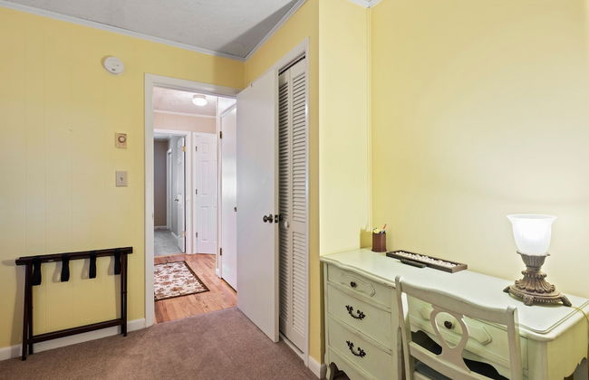 Ash Vale by Avantstay Spacious Deck w Views Ping Pong Table - Foto 21