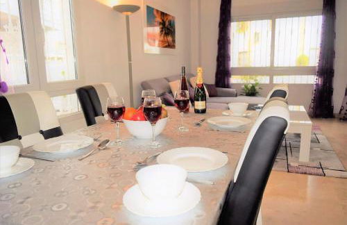 FABULOUS 2 BED 2 BATH APARTMENT ! - Foto 23