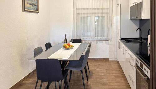 Amazing Apartment In Lukovo Sugarje - Foto 5