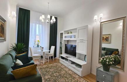 Val's Vatican Wall Apartment - Photo 14