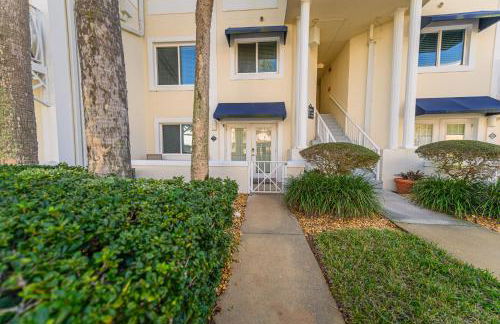 Enchanting 2-Bedroom Ground Floor Beach Condo at Cape Canaveral WiFi & AC - Foto 3
