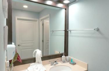 Comfy Condo near Disney-Free Shuttle to Parks - Foto 59