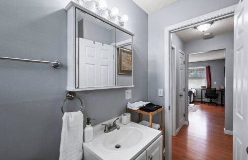 Tranquil 2BR Apt Mpls - 8075 Apt 4 - Foto 14