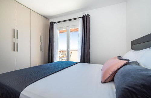 Merita Apartments with Pool - Photo 46