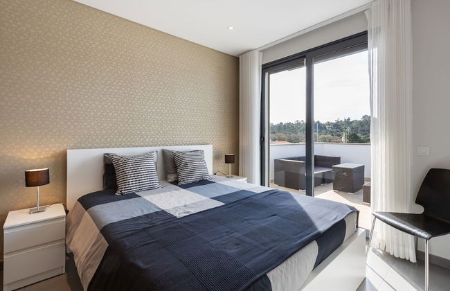 Luxury Villa With Private Pool - Photo 19