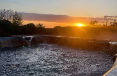 Cottage in Synod Inn with Hot Tub - Foto 1