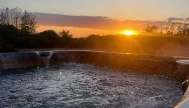 Cottage in Synod Inn with Hot Tub - Foto 1