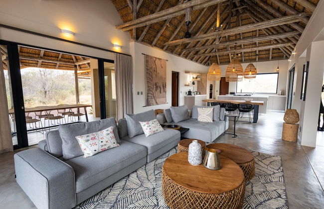 Villa Uthando Stylish Brand new Villa With Amazing Views - Photo 8