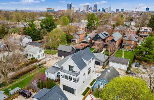 Chateau in the Village - Brand New 3BD 5BA - Foto 52