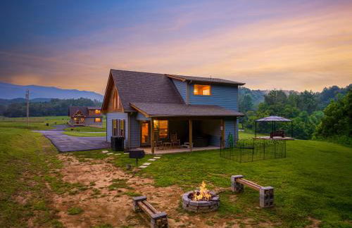 Happy Hideout, country livin with great mountain views, hot tub, arcades, fire pit, pets ok with fee - Foto 33