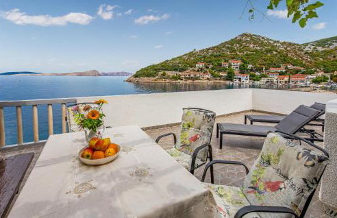 Holiday Home Starigrad Kod Senja, Obala Cr - Foto 2