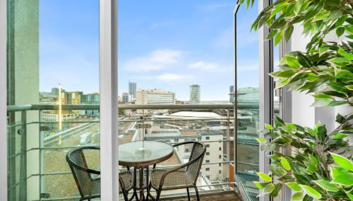 Stylish Apartment - City Centre - Secure Parking - Fast Wifi - Balcony 279O - Foto 4