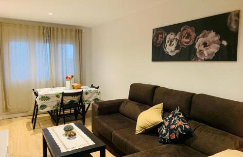 Piso recien reformado y con buena ubicación - Foto 2