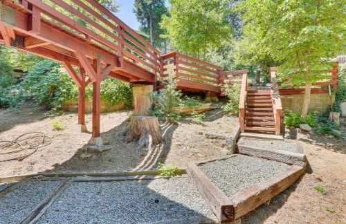 1 Mi to Lake Crestline Cabin with Deck and Gas Grill! - Foto 24