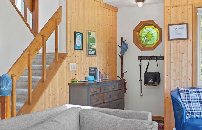 Waterside Haven by Avantstay Lakefront, Hot Tub, Game Room, Fire Pit - Photo 10