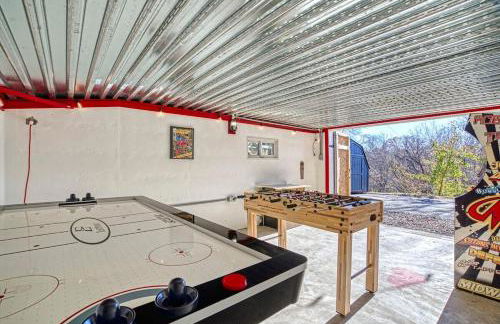 The Black Log Cabin - Hot Tub & Game Room - Foto 76