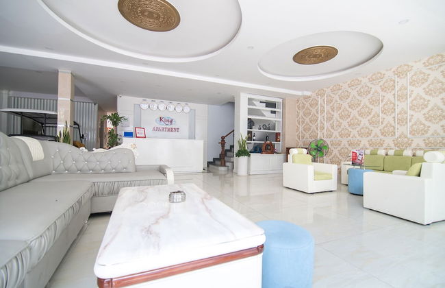 RedDoorz Plus near Tan Dinh Market 2 - Photo 2