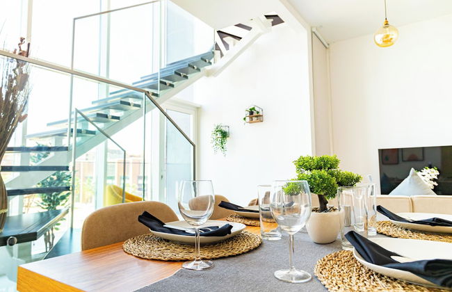 Bloomfields Spacious 2BR Duplex in Oasis - Photo 8