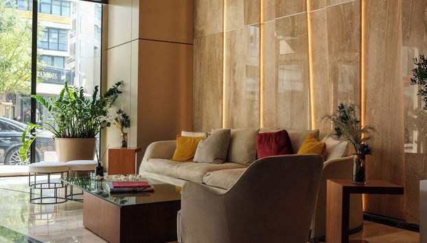 Coin salon dans le hall