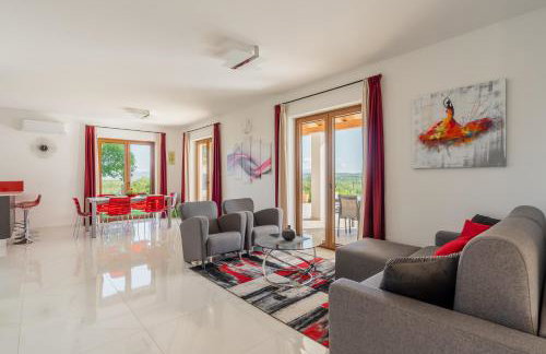 Villa atop the village with stunning view - Foto 6