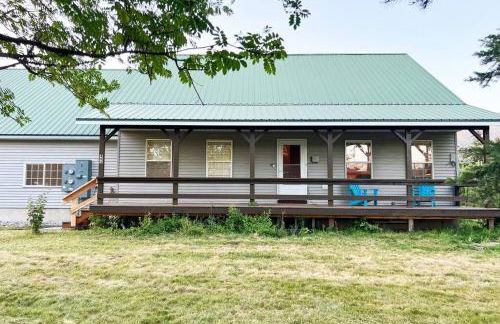 Country House - Photo 1