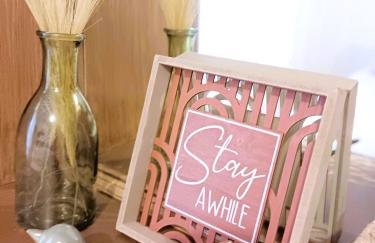 Mid Century Style Cottage Near Historic Downtown - Foto 16