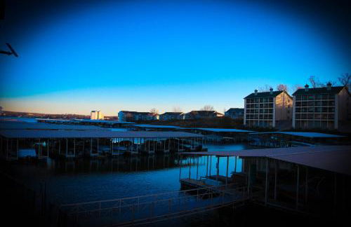 Daylight Cove Lakefront Condo, Pool, Hot Tub! - Foto 79