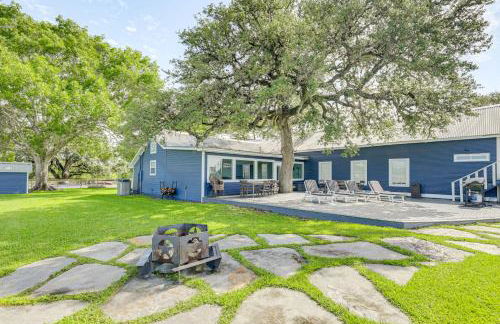 Fire Pit, Pickleball, Pool! Schulenburg Farmhouse - Foto 28