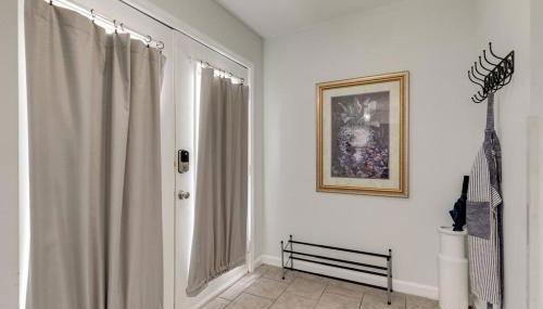 Beautiful 3 Bedroom- free parking 2M to Broadway - Foto 4