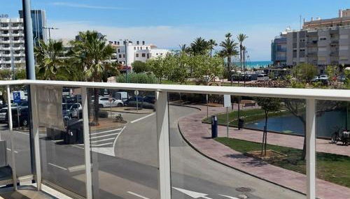 Apartamento con vistas al mar, tres dormitorios y plaza de parking gratis - Foto 3