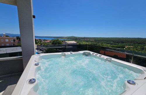 Villa Madison, Spacious Sea View Apartments Near Zadar with heated pool - Photo 3