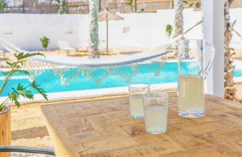 Boutique Beach Villa by Lanzarote Retreats - Private Pool - 1 min walk to Sea Pool - Photo 39