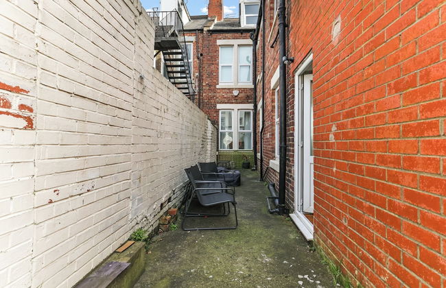 St Georges Apartment- North East Escapes - Photo 31