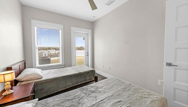 Completely Coastal Spacious townhome with Harbor views a Dock and community Pool - Foto 5, Habitación