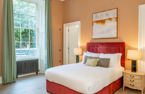 Dragon Suites Luxury Apartments at Rutland Square - Photo 34