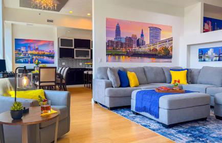 Downtown Cleveland: Steps To Sports & Events 2 Bedroom Condo by RedAwning - Foto 10