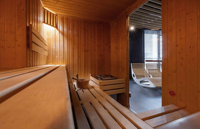 Apartment With Large Balcony by Renters - Photo 43