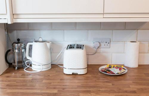 4 Bedroom Family Home In South East London - Photo 58